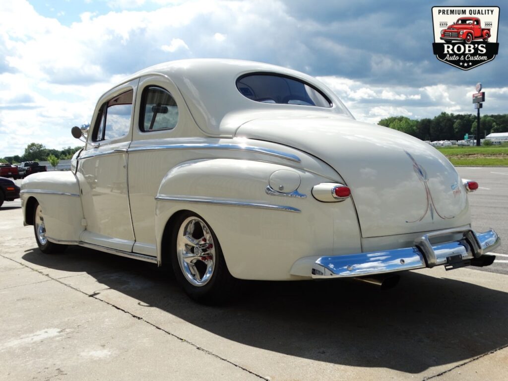 1948 Ford Deluxe